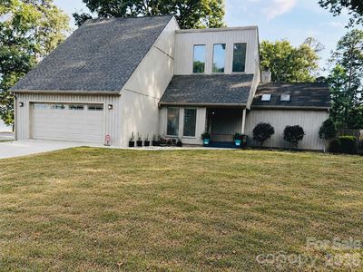 496 17th Avenue Dr NE