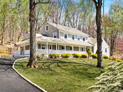 1 Hitching Post Lane