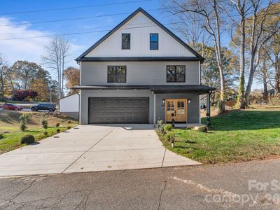 908 30th Avenue Dr NW