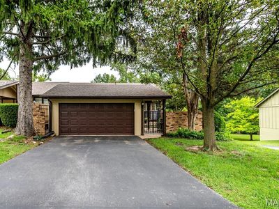 11046 Thousand Oaks Dr