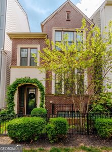 603 Broadview Ter NE