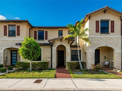 3323 W 106th Ter