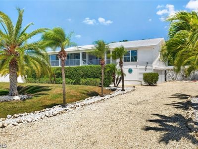Property at 5866 Tahiti Dr, Bokeelia, FL