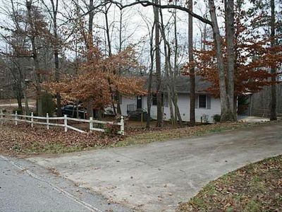 3211 Country Ln