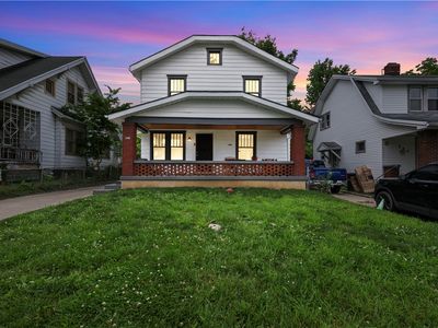 323 Roxbury Rd