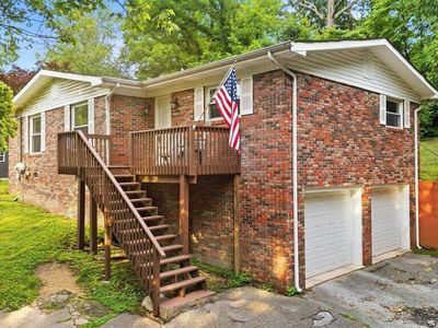 408 Lupton Dr