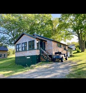 2075 Lakeview Road