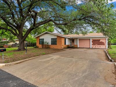 131 W LOWER CRABAPPLE RD
