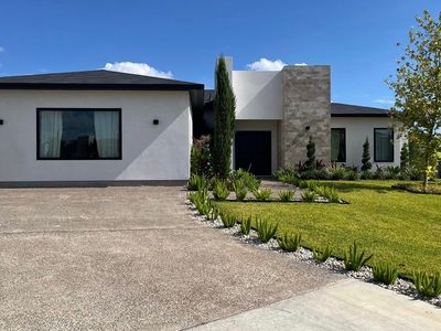 1501 Noyola Loop