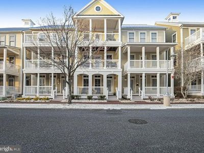 12 Beach Walk Ln
