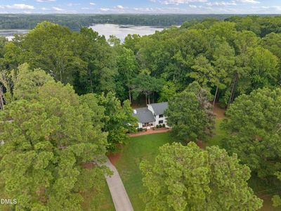 621 Edgewater Dr