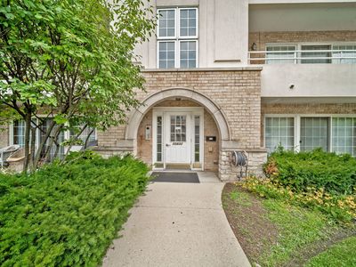 10832 S 76th Ave APT 3E
