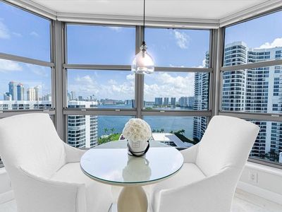 3500 Mystic Pointe Dr APT 2101