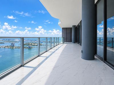 700 NE 24th St Unit Penthouse 5903