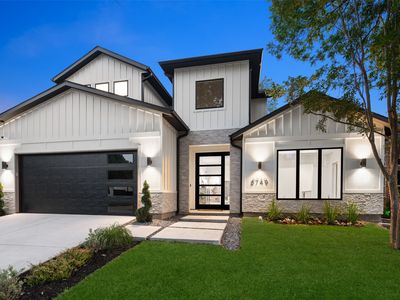 8749 Rexford Dr
