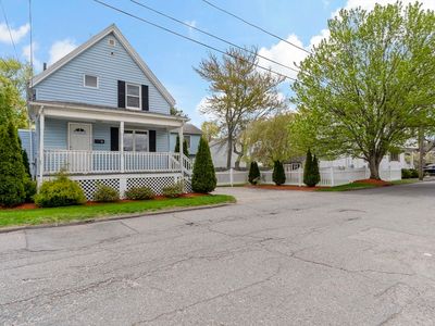 6 Lindsell St