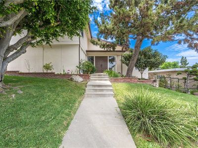 1319 Via Del Rey