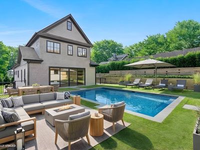 28 Lighthouse Ln