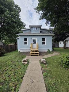 806 Maple St