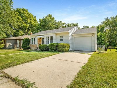 133 N Park Blvd