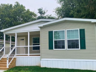 86 Rose Ave