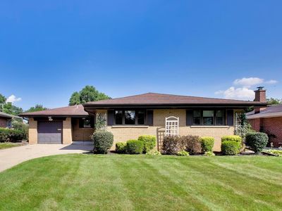 704 W Lonnquist Blvd
