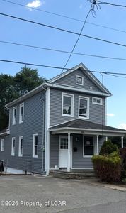 38 6th St