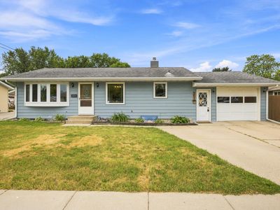 207 7th Ave E