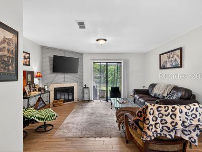96 Mathews Dr APT 19
