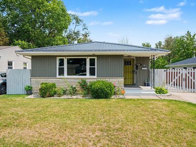 1246 Woodlawn Blvd
