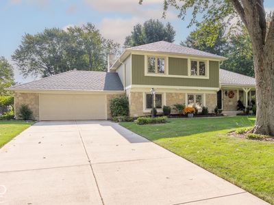 531 E Village Dr