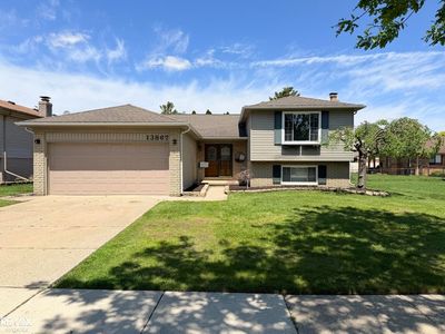 13867 Tefft Dr