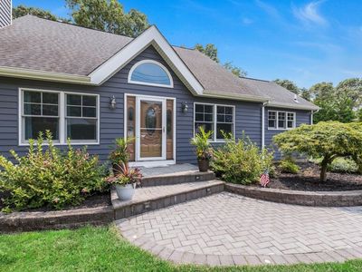 111 W Tiana Rd