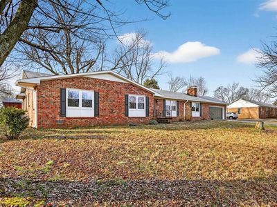 519 Meadowlawn Dr