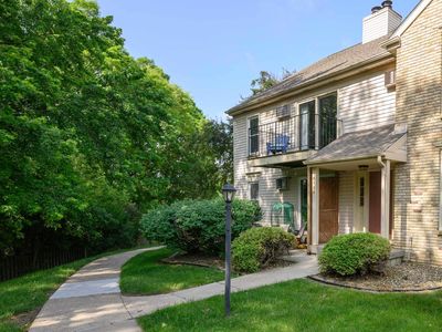 6758 Park Ridge Dr APT C