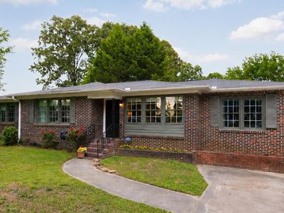 1 Oakdale Dr