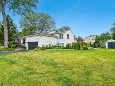 1 Archbridge Ln