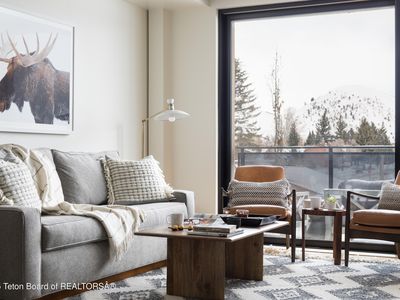 680 S Cache St #200