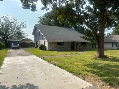 605 Central Pkwy