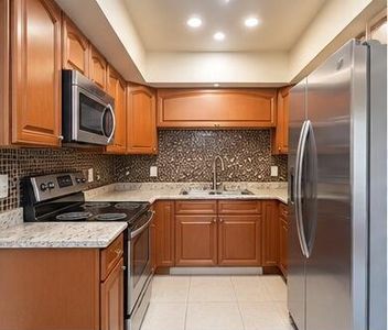 227 CASTLEWOOD Drive #207