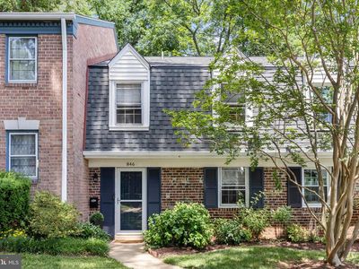 846 Azalea Dr