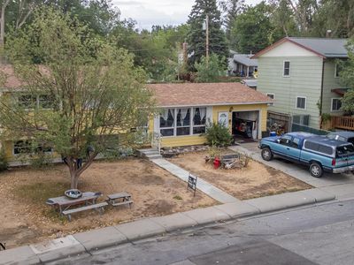 1421 Ivy Ln