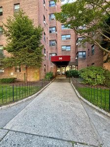 30 Fleetwood Avenue #2D