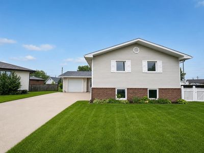 2653 James Pl