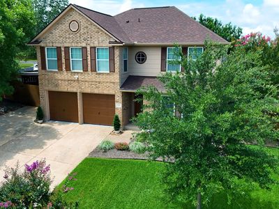 915 Amberstone