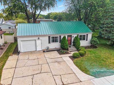 Property at 991 Suburban Dr, De Pere, WI