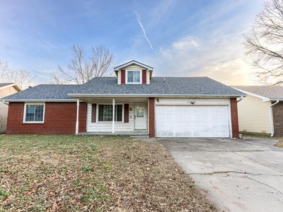 1058 E Cambridge Street