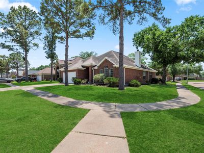 18091 Holly Forest Dr