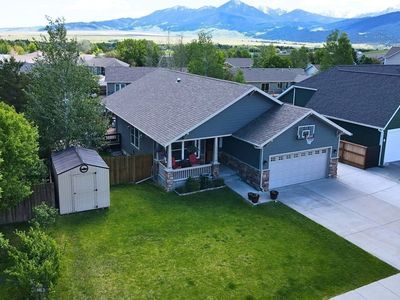 712 Quasar Ln