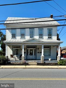 1526 W Main St